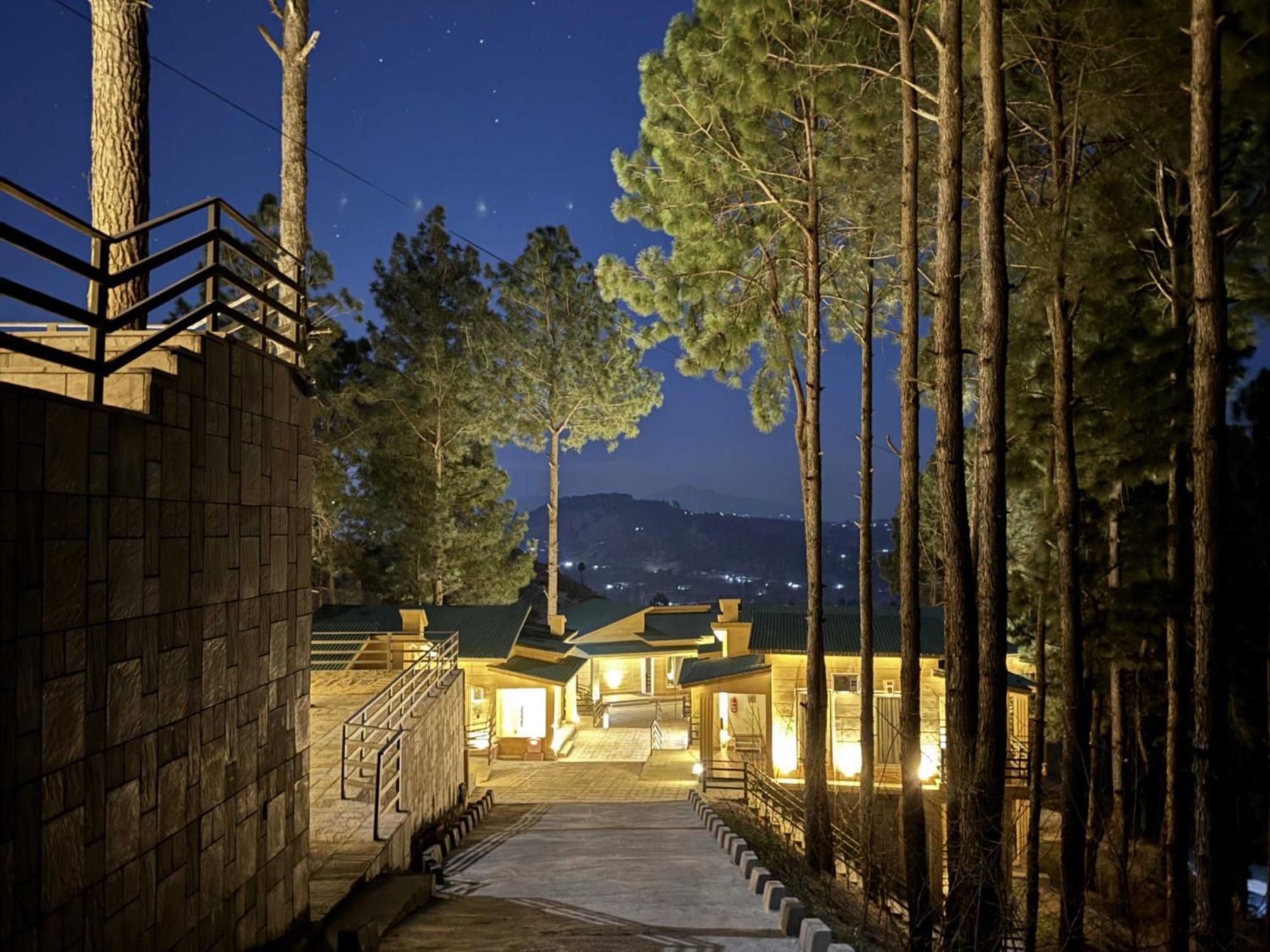 Hidden Hills Hotel & Resort Mansehra Ngoại thất bức ảnh